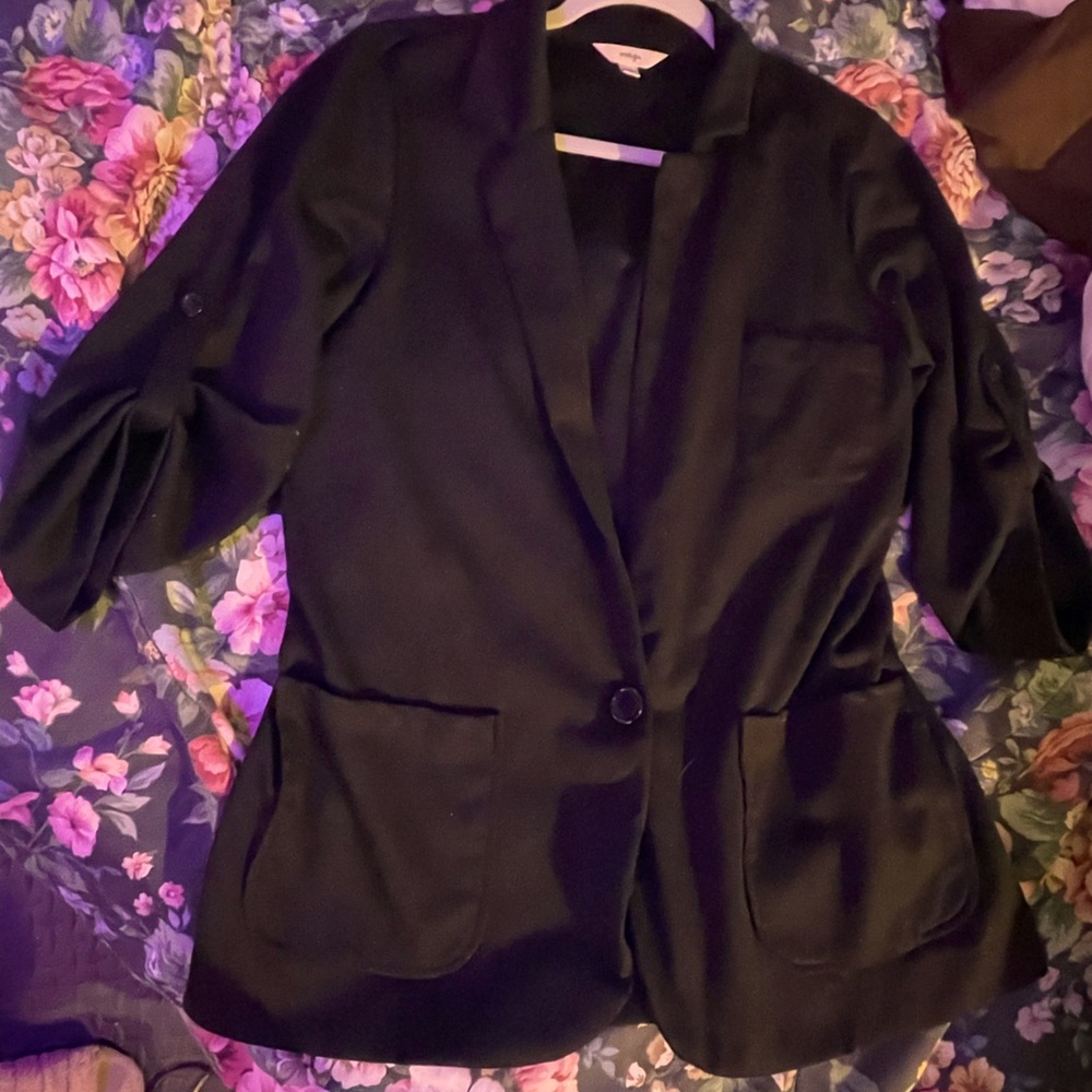 Black biz-casual blazer